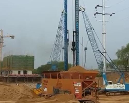 晉中市蘭田傳奇小區(qū)3:7灰土擠密樁施工現(xiàn)場(chǎng)